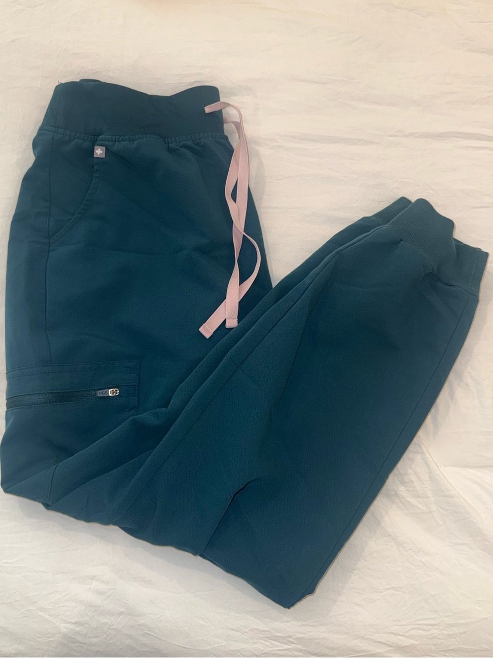 Figs Caribbean blue Jogger scrubs, size L